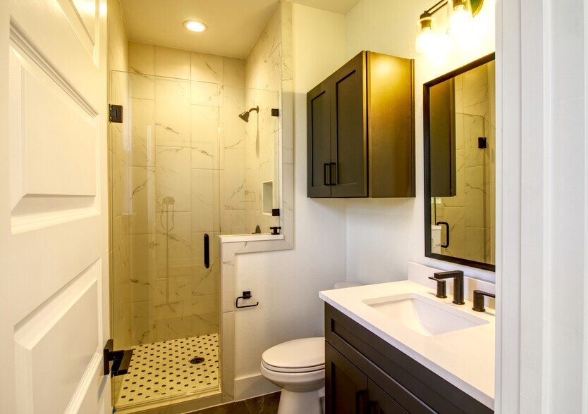 More Photos Of 2608 Bristol Dr, Austin Multifamily For Sale