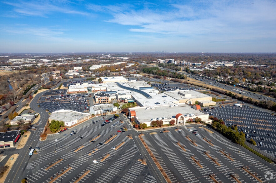 More Photos Of 11025 Carolina Place Pky, Pineville Unknown For Lease