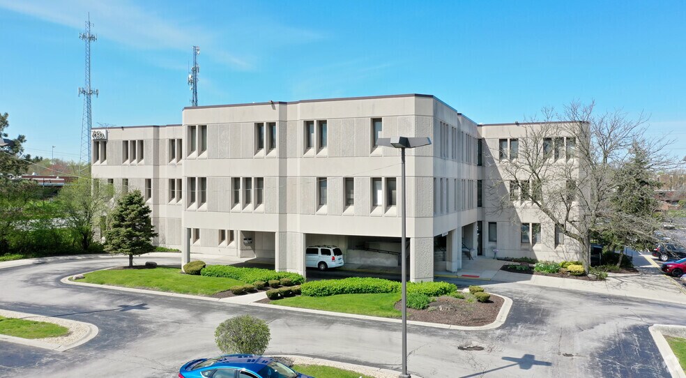 Primary Photo Of 7600 College Dr, Palos Heights Medical For Lease