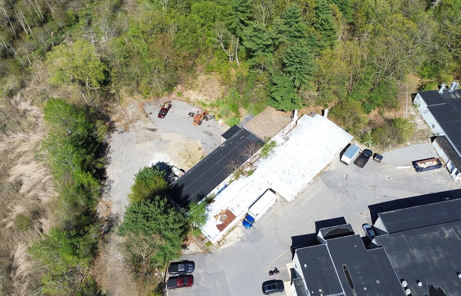 More Photos Of 2 Omega Way, Littleton Warehouse For Lease