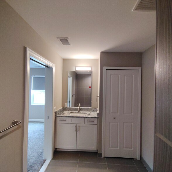 More Photos Of 26700 Orchard Lake Rd, Farmington Hills Apartments For Sale