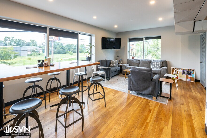 More Photos Of 611 Winchester Rd, Lexington Loft Creative Space For Lease