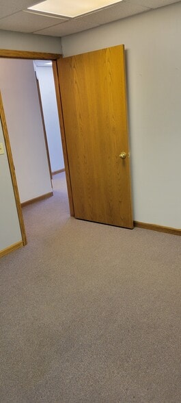 More Photos Of 6520 W Layton Ave, Greenfield Medical For Lease