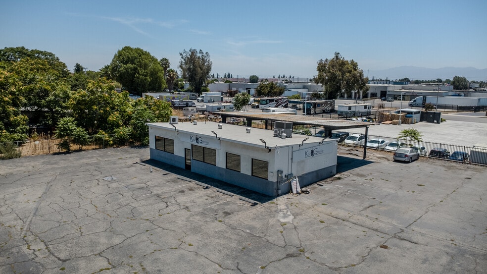 More Photos Of 4963 Holt Blvd, Montclair Auto Dealership For Sale