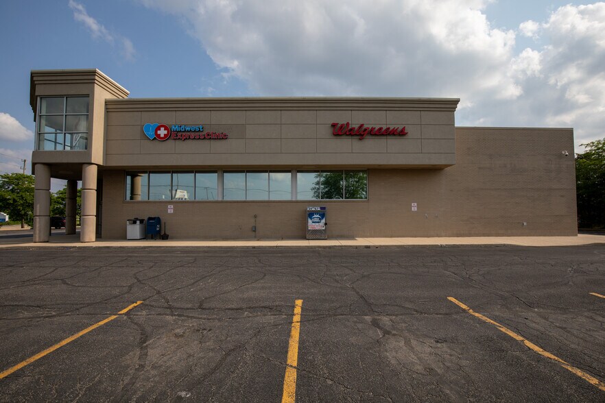 More Photos Of 5995 Us-6, Portage Drugstore For Lease