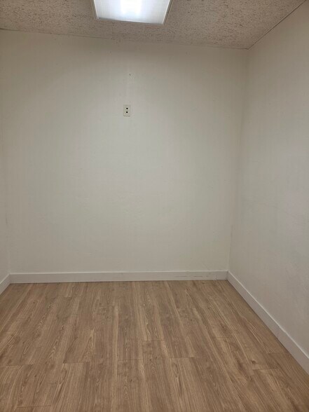 More Photos Of 902 Main St, Martinez Freestanding For Lease