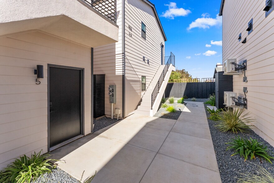More Photos Of 832 Desty St, San Diego Apartments For Sale