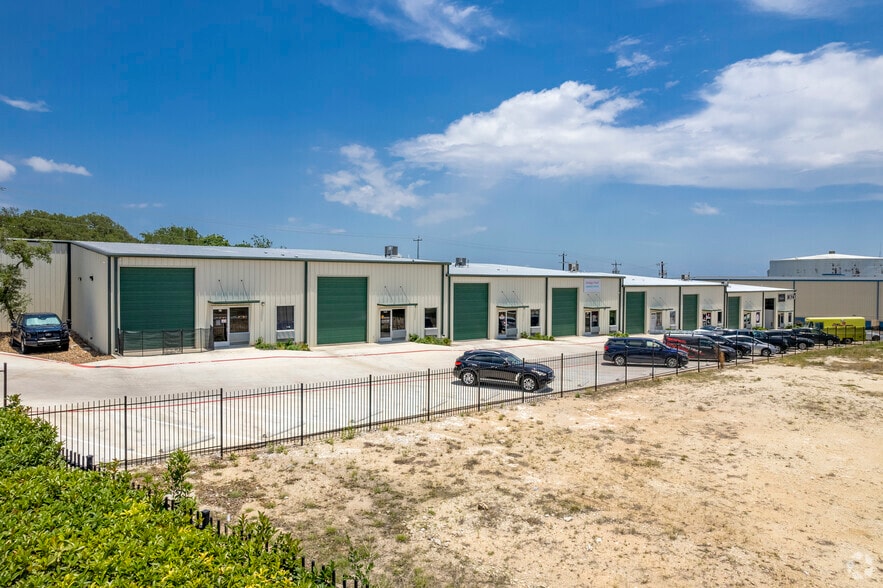 More Photos Of 3623 E Evans Rd, San Antonio Light Distribution For Lease