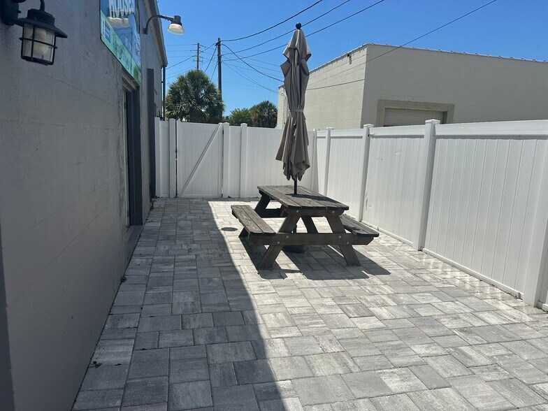 More Photos Of 710 1st Ave SW, Largo Office For Lease