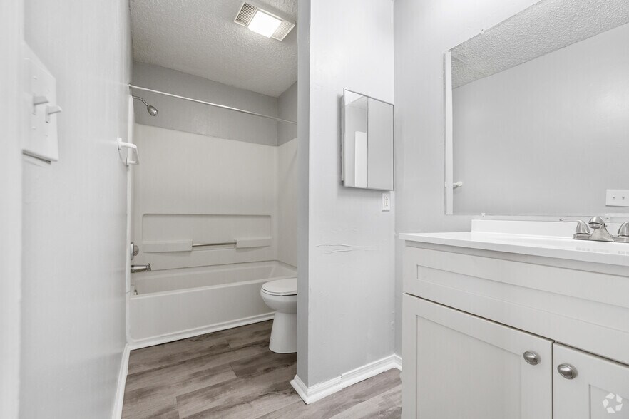 More Photos Of 509 N Westover Blvd, Albany Apartments For Sale