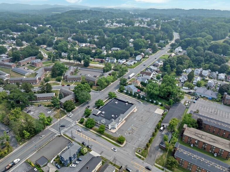 More Photos Of 272 Hoosick St, Troy Freestanding For Lease