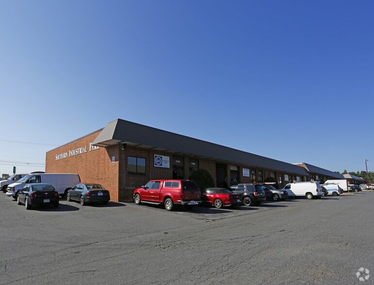 More Photos Of 11176-11198 Downs Rd, Pineville Warehouse For Lease