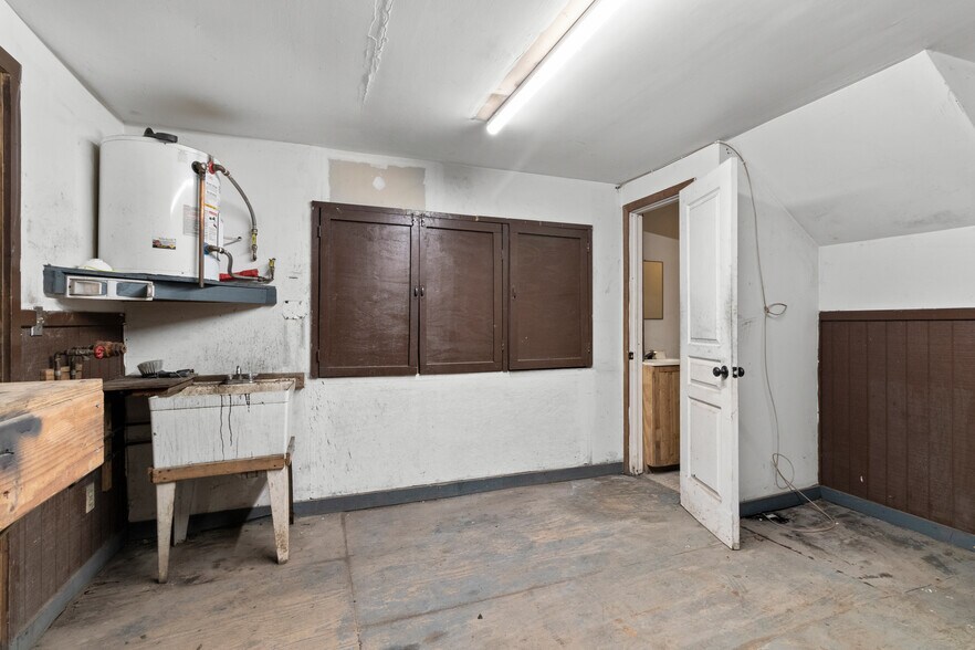 More Photos Of 49 Eddy St, New Haven Warehouse For Lease