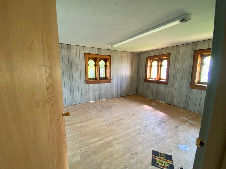 More Photos Of 534 N State St, Alma Religious Facility For Sale