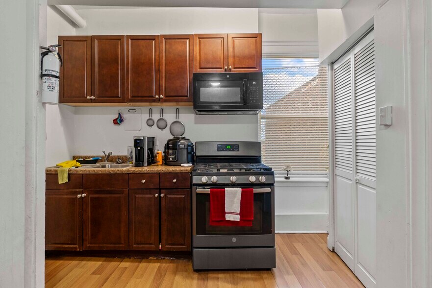 More Photos Of 1407 McCulloh St, Baltimore Apartments For Sale