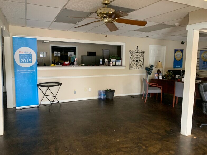 More Photos Of 6044 Hawkinsville Rd, Macon-Bibb Service For Lease