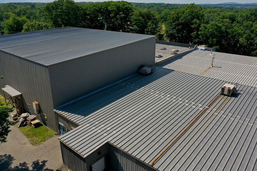 More Photos Of 248 Northport Ave, Belfast Manufacturing For Sale