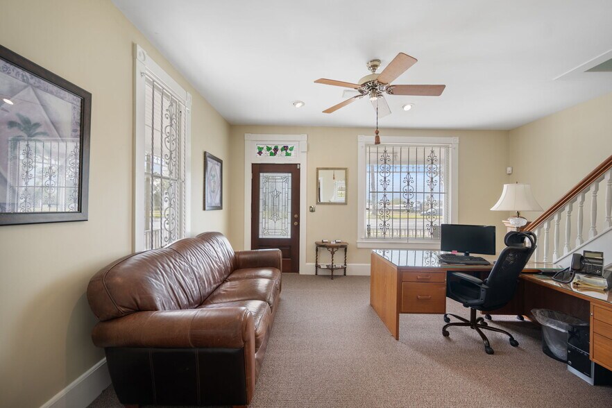 More Photos Of 339 S Ridgewood Ave, Daytona Beach Office Residential For Sale