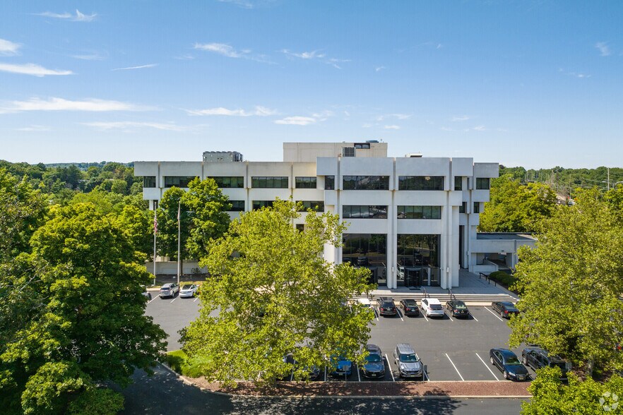 More Photos Of 208 Harristown Rd, Glen Rock Office For Lease