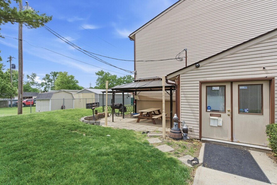 More Photos Of 1631 Jackson Ln, Middletown Multifamily For Sale