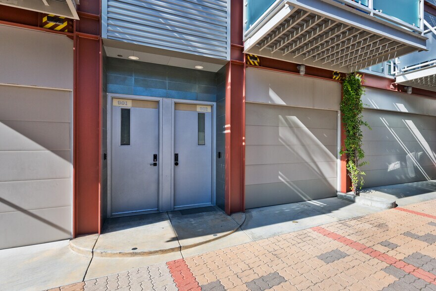More Photos Of 3450 Cahuenga Blvd W, Los Angeles Office Residential For Lease