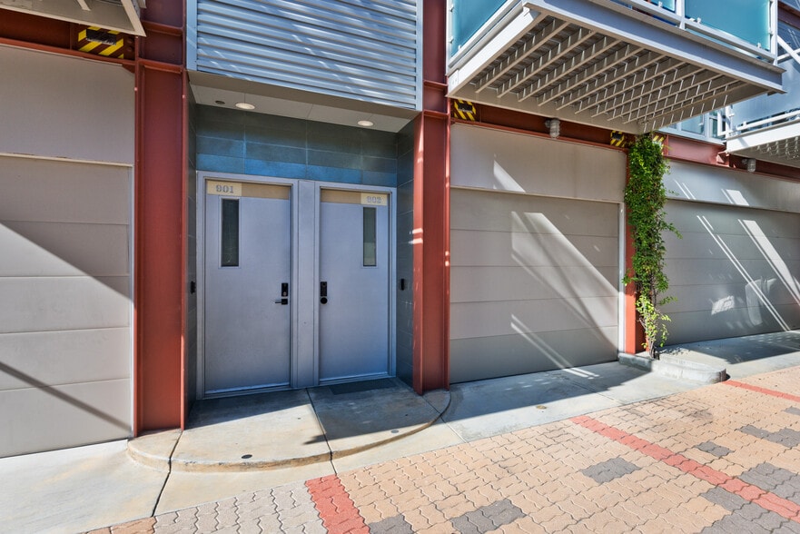 More Photos Of 3450 Cahuenga Blvd W, Los Angeles Office Residential For Lease