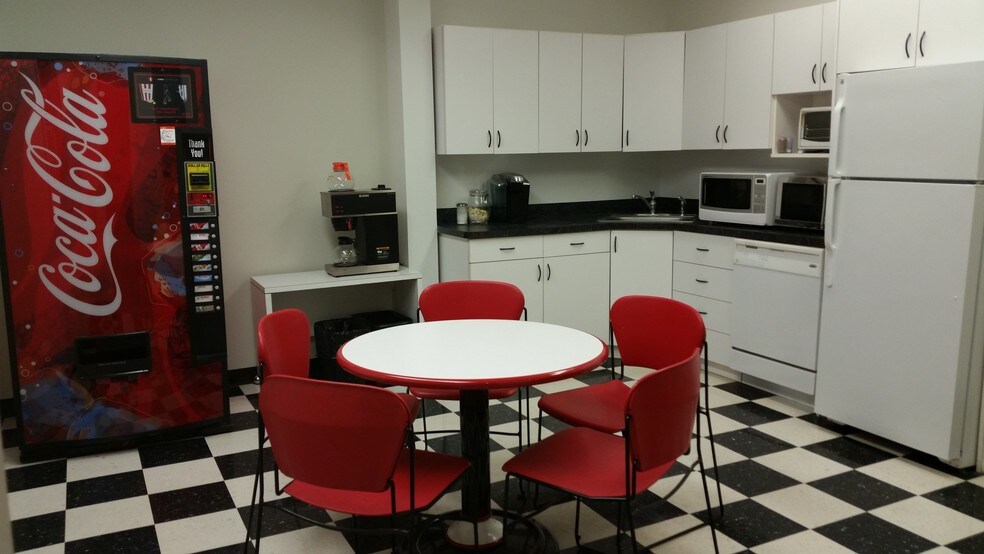 More Photos Of 7 E Frederick Pl, Cedar Knolls Office For Lease