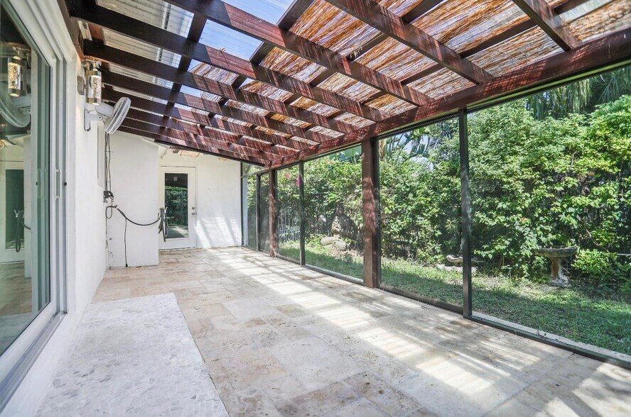 More Photos Of 4512 Seagrape Dr, Lauderdale-by-the-Sea Multifamily For Sale