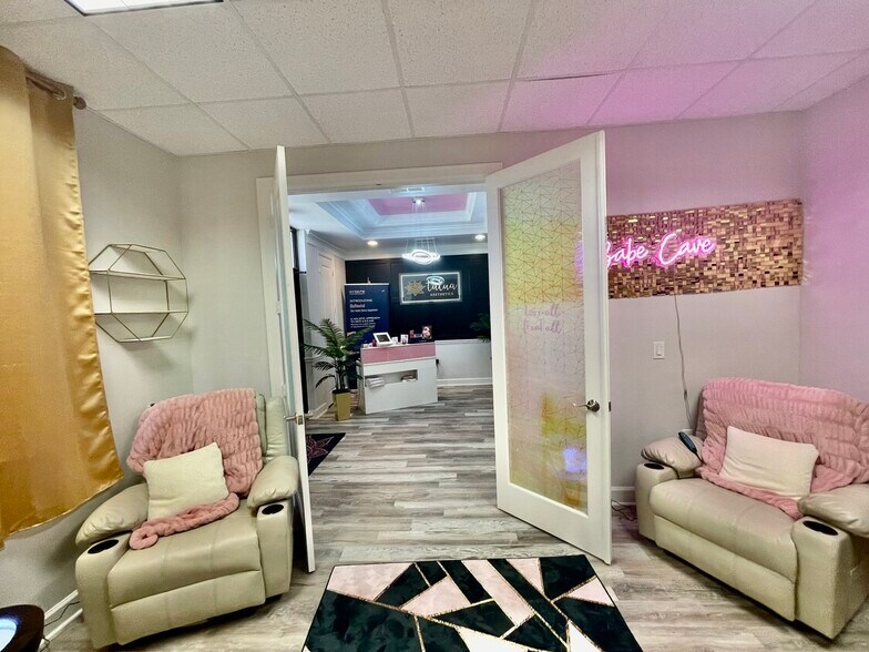 More Photos Of 12440 Emily Ct, Sugar Land Medical For Lease