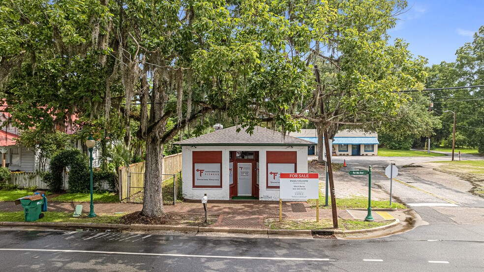 More Photos Of 307 Main Street, Ridgeland Flex For Sale