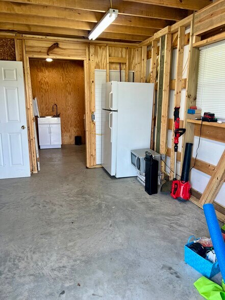 More Photos Of 510 Lillys Bridge Rd, Mount Gilead Flex For Sale