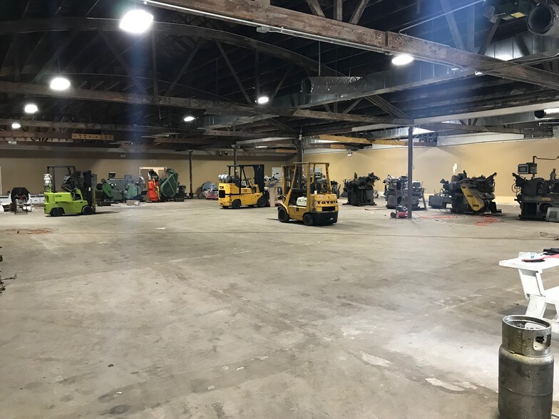 More Photos Of 4118 W Division St, Chicago Warehouse For Sale