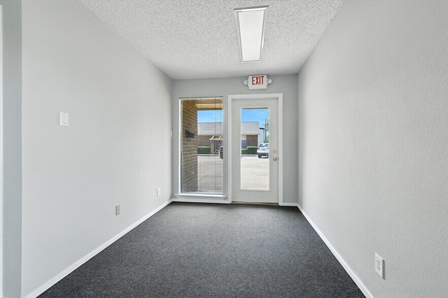 More Photos Of 2218 Michigan Ave, Arlington Unknown For Lease