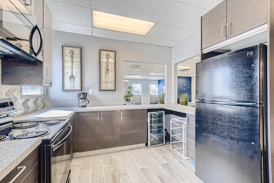 More Photos Of 2380 S Broadway, Denver Storefront Retail Office For Sale