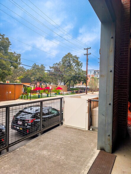 More Photos Of 203 E Jones Ave, San Antonio Office For Lease