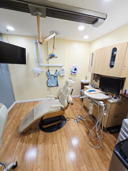 More Photos Of 4435 Curry Ford Rd, Orlando Medical For Sale