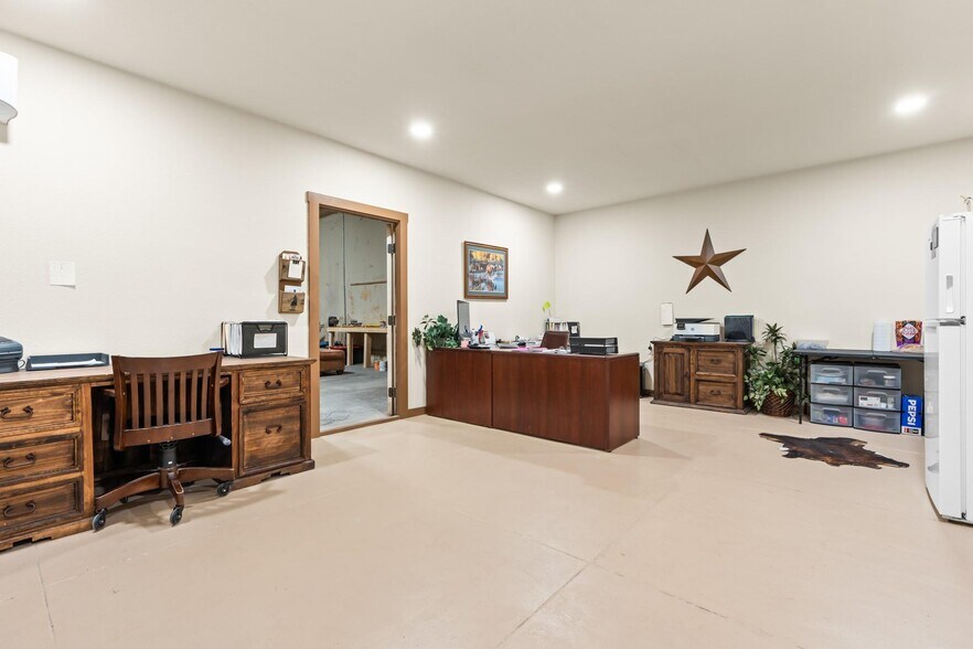 More Photos Of 102 W Elm St, Hillsboro Storefront Retail Office For Sale