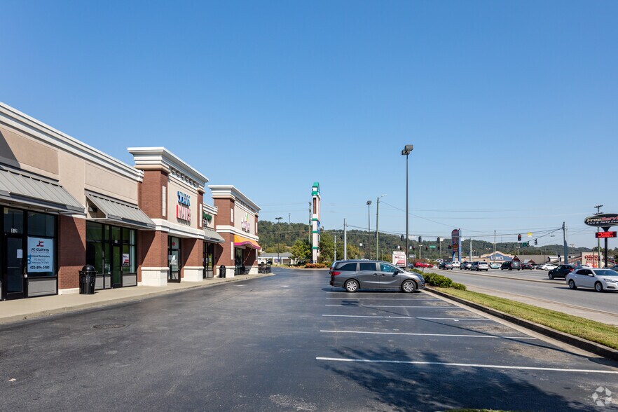 More Photos Of 2745 Schaad Rd, Knoxville Unknown For Lease