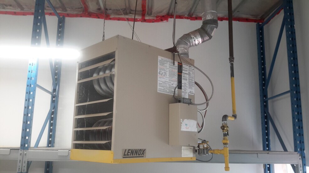 More Photos Of 854 Boyd Ave, Ottawa Warehouse For Lease