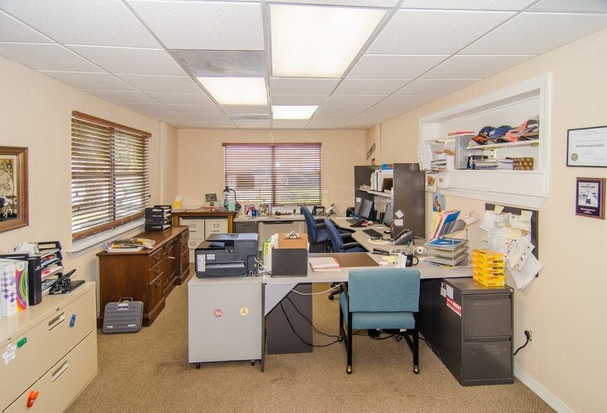 More Photos Of 258 Short Ave, Longwood Office For Sale