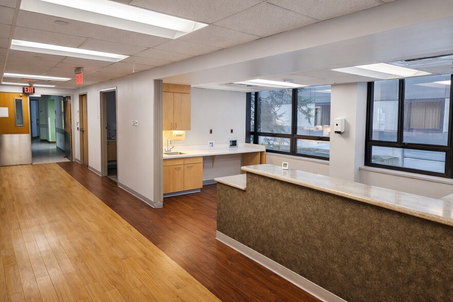 More Photos Of 175 E Chester Pike, Ridley Park Hospital For Lease