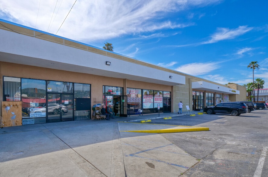 More Photos Of 5214 W Sunset Blvd, Los Angeles Storefront For Lease