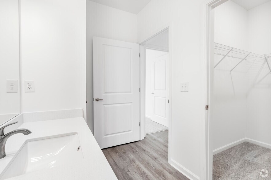 More Photos Of 10615 Steele Creek Rd, Charlotte Apartments For Sale