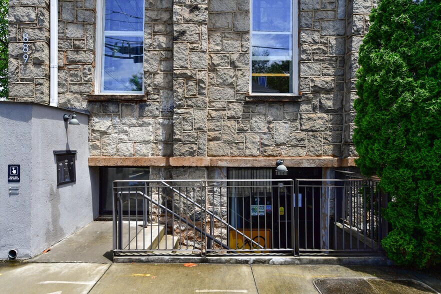 More Photos Of 889 Wylie St SE, Atlanta Loft Creative Space For Lease