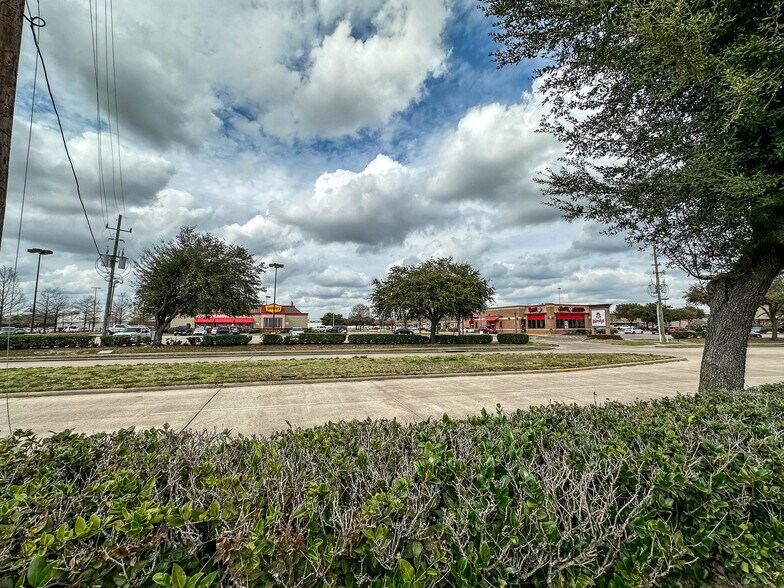 More Photos Of 17381 Tomball Pky, Houston Restaurant For Sale