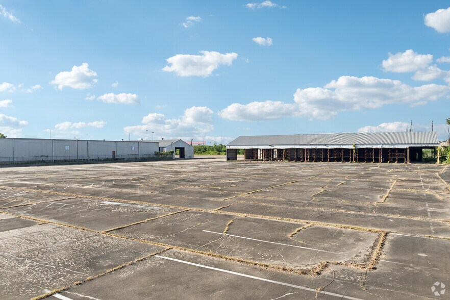 More Photos Of 4812 Gulf Fwy, Houston Warehouse For Sale