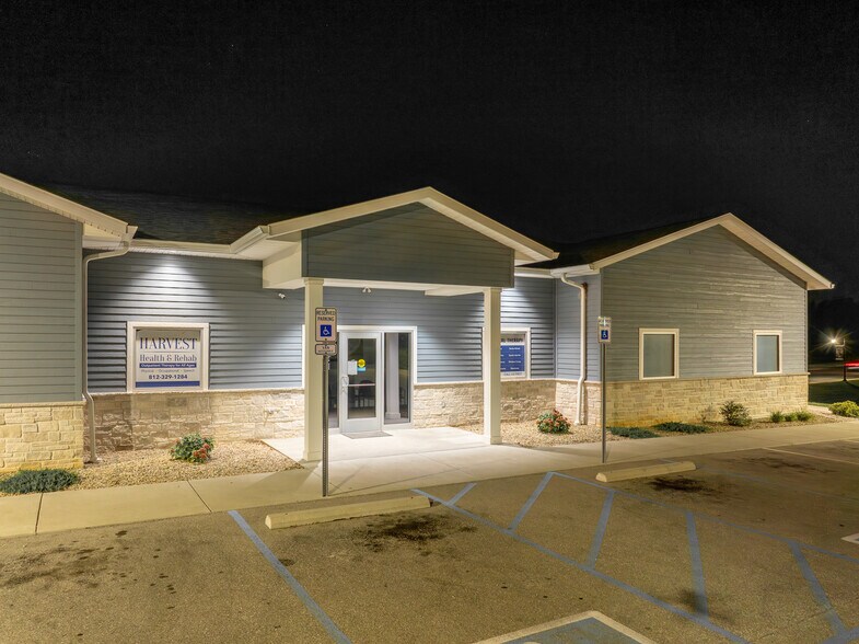 More Photos Of 2221 John Williams Blvd, Bedford Office For Sale