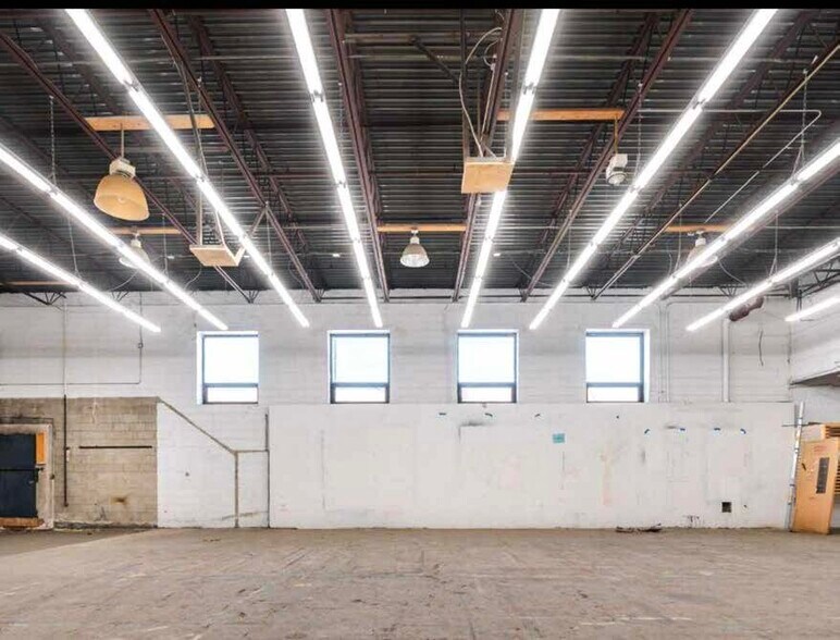 More Photos Of 573 Johnson Ave, Brooklyn Warehouse For Lease