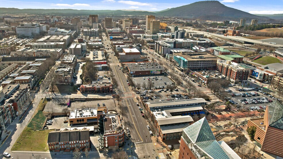 More Photos Of 100 Market St, Chattanooga Storefront For Sale