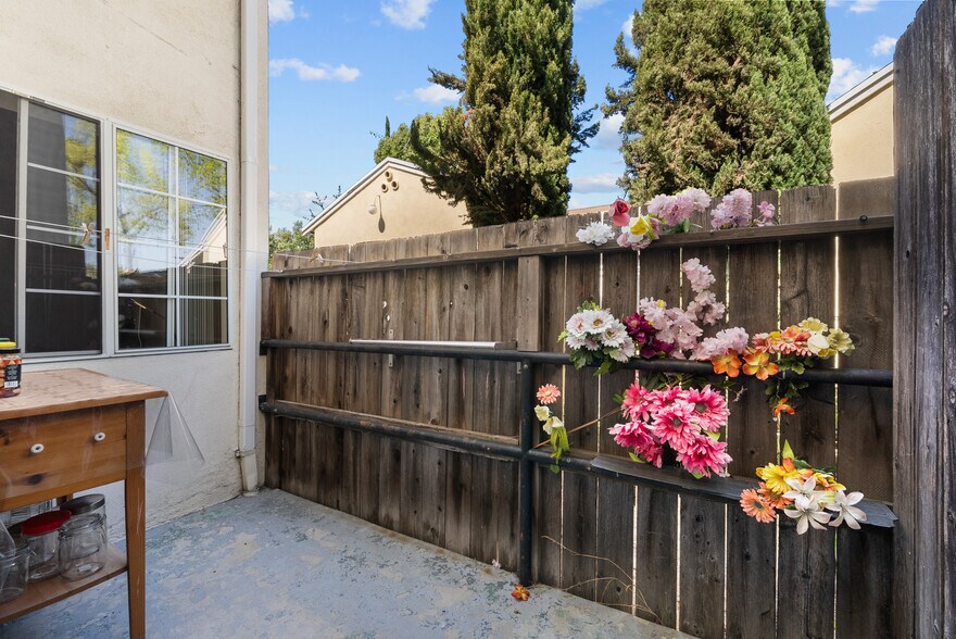More Photos Of 712 W Doran St, Glendale Apartments For Sale